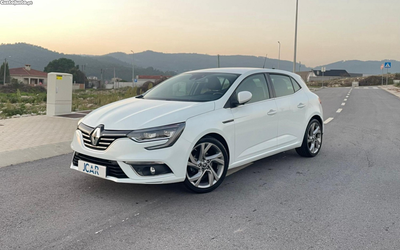 Renault Mégane 1.5 Blue dCi Intens