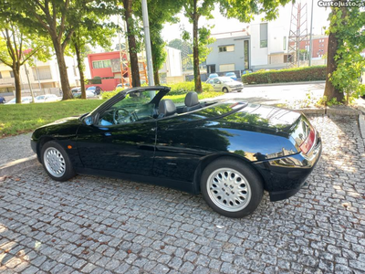 Alfa Romeo Spider 2.0 Twin Spark 16 V (916)