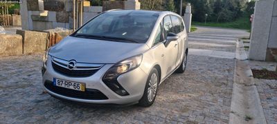 Opel Zafira tourer cosmos