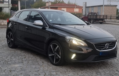 Volvo V40 D2