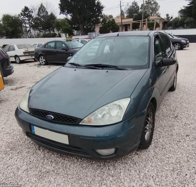 Ford Focus 1.4i 5p 5L