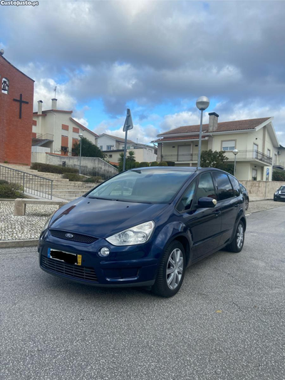 Ford S-Max Titanium