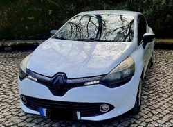 Renault Clio confort poucos kms