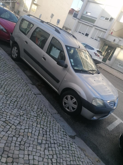 Dacia Logan 7 lugares impecável a nível geral