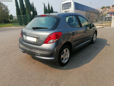 Peugeot 207 1.4 vti