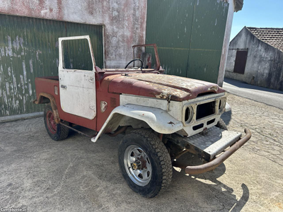 Toyota BJ 40 7 lugares