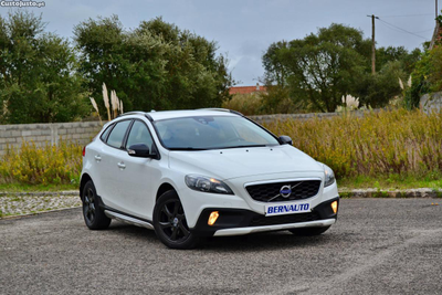 Volvo V40 Cross Country D2 - 100 mil km - c/Garantia