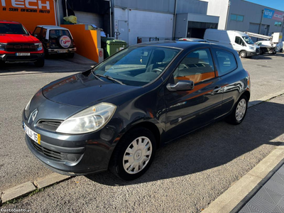 Renault Clio 1.2 16V 75CV