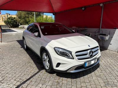 Mercedes-Benz GLA 220 URBAN - Panoramico