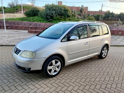 VW Touran 1.9 TDI Highline 7 Lugares