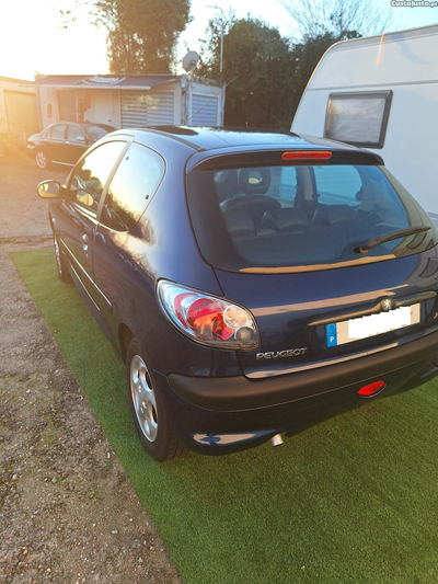 Peugeot 206 1.4 HDI 3 Portas Estofos em Pele Impecável