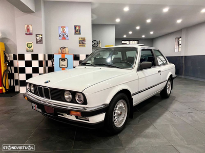 BMW 323