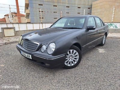 Mercedes-Benz E 220