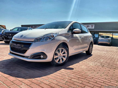 Peugeot 208 1.6 HDi