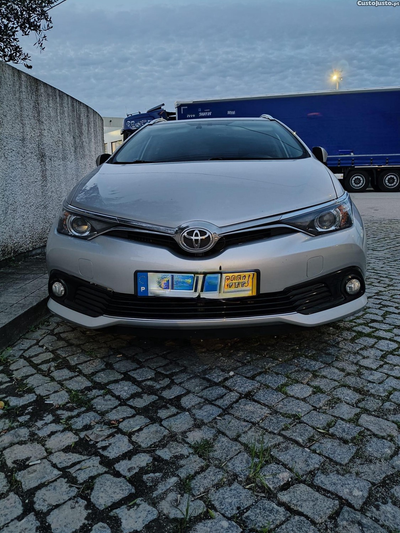 Toyota Auris Touring sports