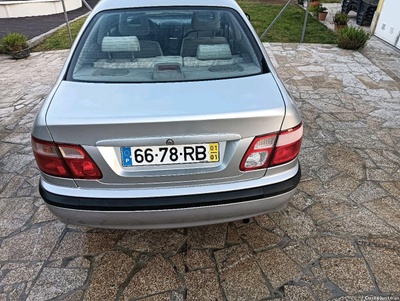 Nissan Almera 4 portas