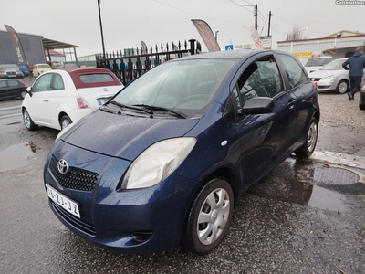 Toyota Yaris 1.0 i  Com  Ac