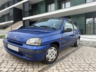 Renault Clio Oasis 1.2Gasolina 8v 60cv 5lugares