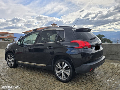 Peugeot 2008 1.2 PureTech Crossway