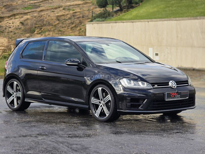 Volkswagen Golf 2.0 TSi R