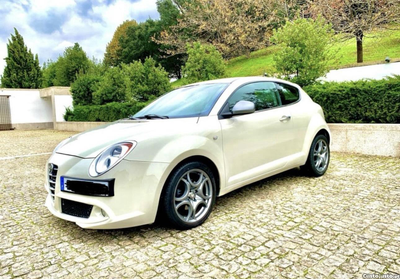 Alfa Romeo Mito 1.3 multijet em estado imaculado