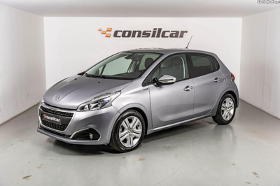 Peugeot 208 1.2 PureTech Signature