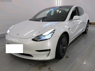 Tesla Model 3 standard range plus