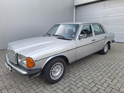 Mercedes-Benz 300 W123 300 D