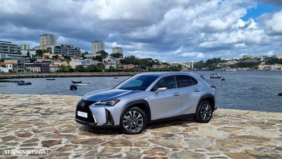 Lexus UX 250h Sport