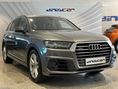 Audi Q7 3.0 TDi quattro S-line Tiptronic 7L