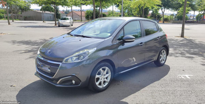 Peugeot 208 1.6 HDi Style