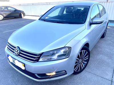 VW Passat 2.0 TDI 140cv SPORTLINE BancosPELE JLL17