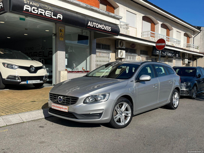 Volvo V60 2.4 D6 Momentum AWD Phev