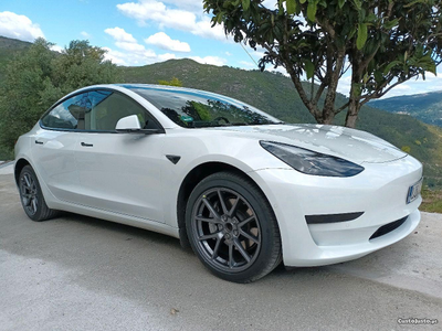 Tesla Model 3 SR+ 325cv Agosto 2021 - 47 mKM