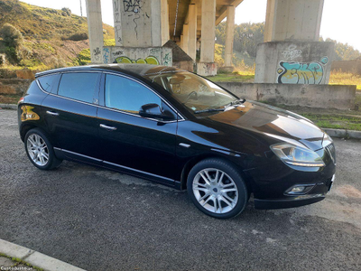 Lancia Delta 1.6 M-Jet Platino 120cv c/ Revisão