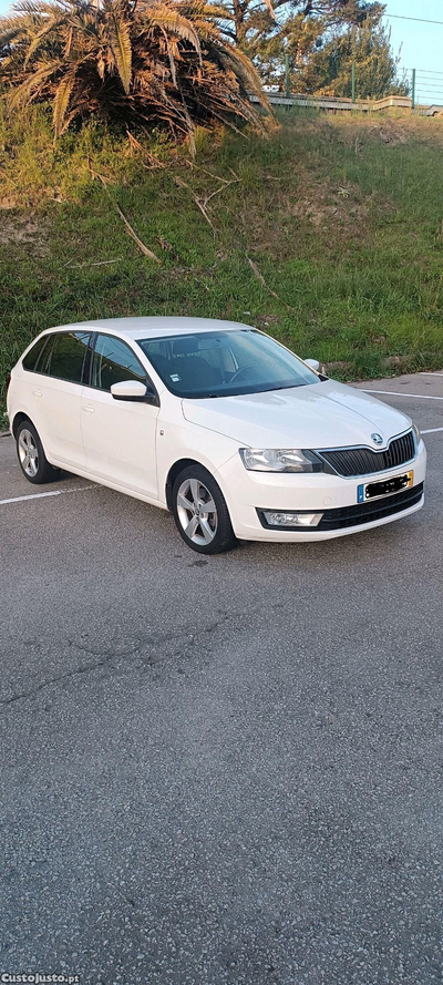 Skoda Rapid 1.6 TDI como novo