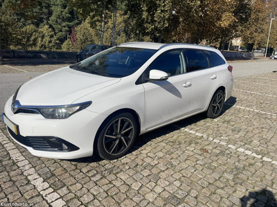 Toyota Auris TS 1.4 D-4D Confort + Pack Techo + Pack Sport