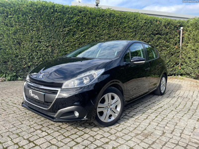 Peugeot 208 1.2 PureTech Signature