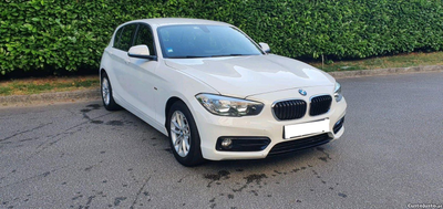 BMW 116 EDynamics Versão Line Sport Cx. Man. (F20) LCI