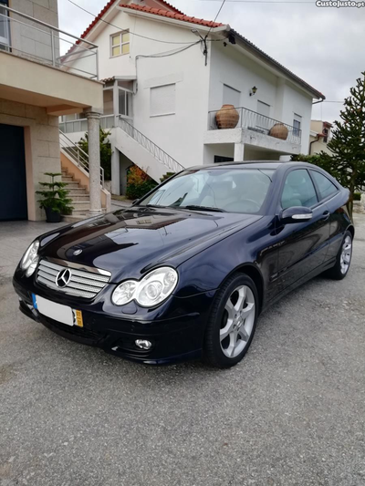 Mercedes-Benz C 220 Sport coupé (nacional)