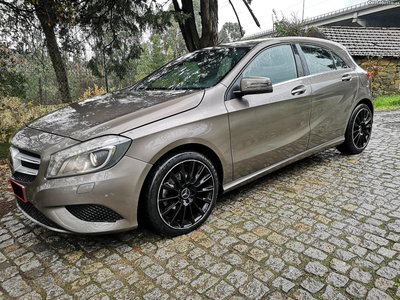 Mercedes-Benz A 200 CDI 136cv BE URBAN - JANTE 18" - GPS - Camara marcha trás -