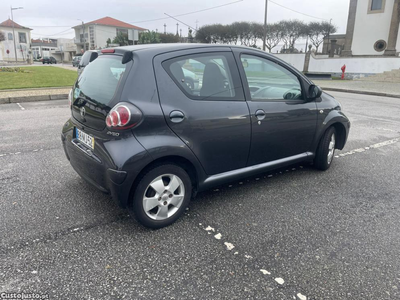 Toyota Aygo 2011 Aygo com AC