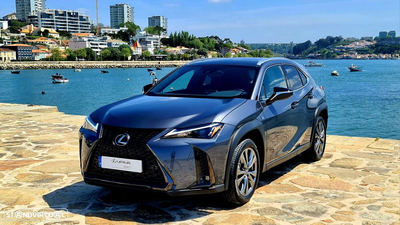 Lexus UX 250h Sport (Ecrã 12.3)