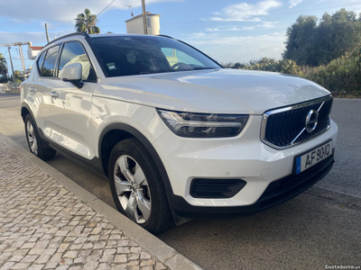 Volvo XC40 T2