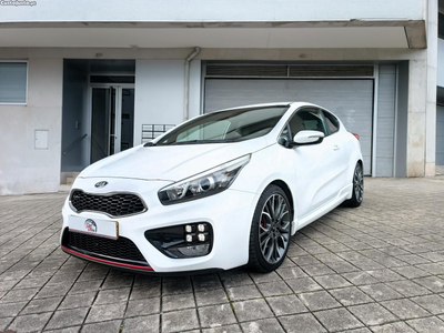 Kia Ceed COUPE GT 1.6 T-GDI 204CV Nacional