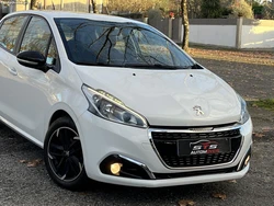 Peugeot 208 1.6 HDI - 100CV