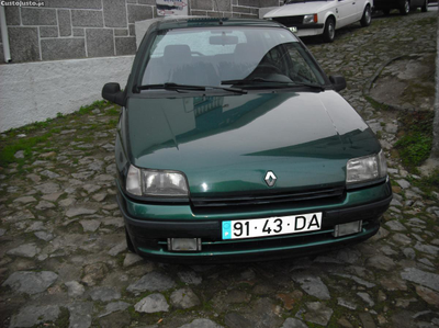 Renault Clio RT 1200