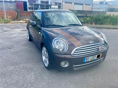 MINI Cooper Mayfair 50 anos