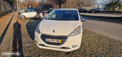 Peugeot 208 1.4 HDi