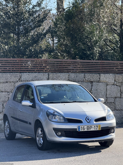 Renault Clio III 16v